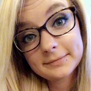 Meet your Posher, Caitlin